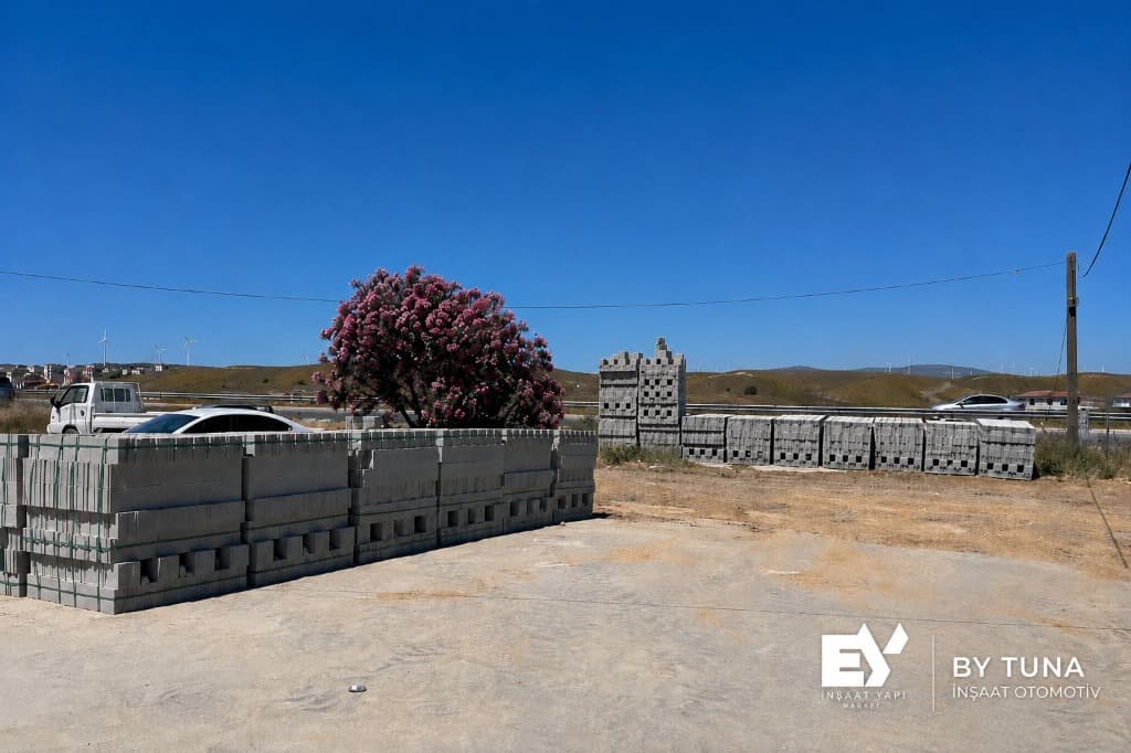 Ege Pomza Bims Tesis İçi Stok Sahası