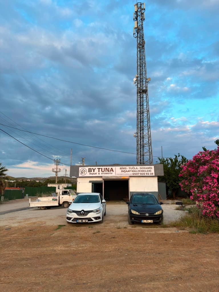 By Tuna Plaza Galeri ve Ofis Alanı
